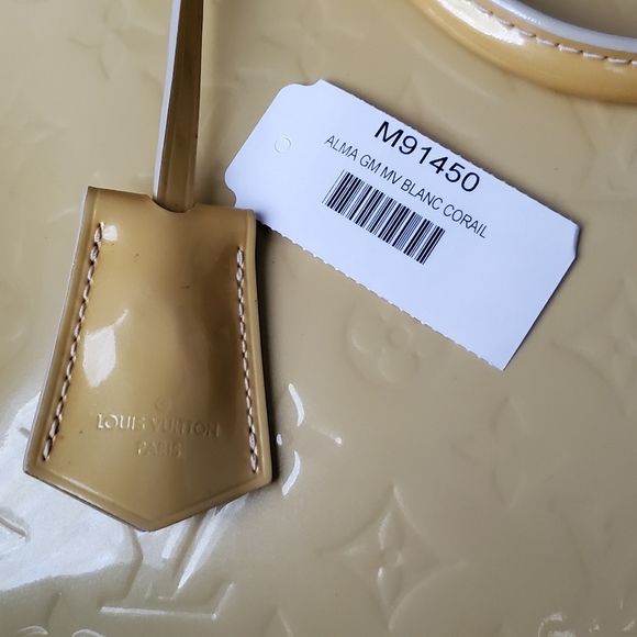 Louis Vuitton Alma GM Blanc Corail Vernis - Picture 14 of 16